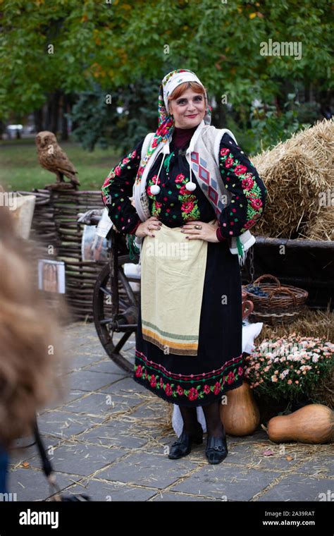 Traditional Romania Costume Women Stock Photos Traditional Romania