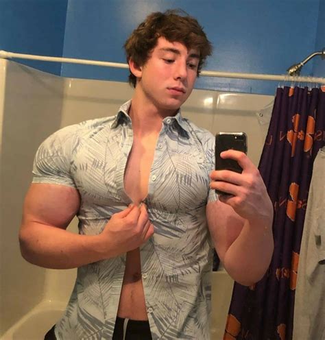 Muscleblog On Tumblr The Shirts Are Popping Everytime