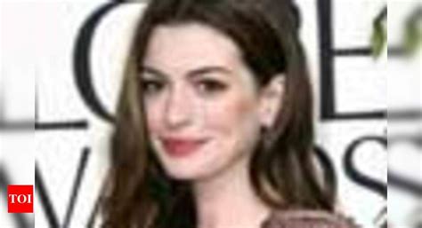 Anne Hathaway Thinks Exes Were Gay English Movie News Times Of India