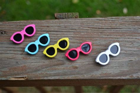 5 Plastic Sunglass Pins By Theretrokitty On Etsy Etsy Sunglasses Unique Jewelry