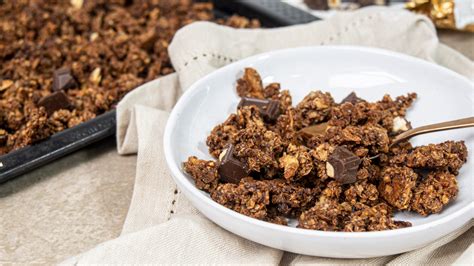 Crunchy Chocolate Hazelnut Granola Clusters Gluten Sugar Free