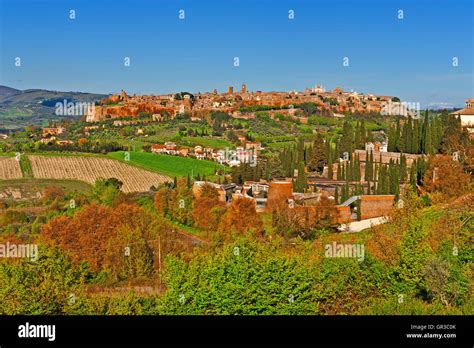 Medieval Orvieto Stock Photo Alamy