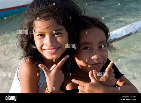Filipina Girls Fotos Und Bildmaterial In Hoher Auflösung Alamy