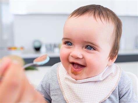 Once your baby has mastered infant cereals, he or look for signs of developmental readiness when determining whether your baby is ready to start eating jar baby food. Dos and Don'ts for Baby's First Foods