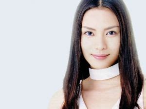 柴咲コウ 公式 'les trois graces' channel. 柴咲コウがインスタ水着画像でお尻丸見えスジくっきり ...