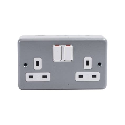 Mk Metal Clad 2 Gang 13a Switched Socket Double Pole With