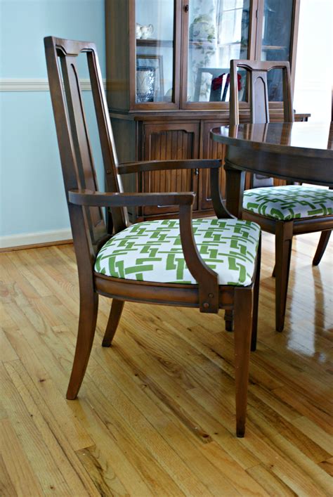 26 budget friendly ways to give your living room a cozy makeover. A Dining Room Makeover on a Budget
