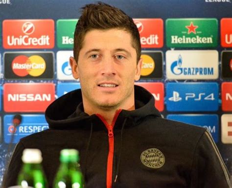 Gamerbrother erstes spiel mit lewandowski toty gamerbrother stream highlights. FIFA 18 TOTY - Robert Lewandowski wśród nominowanych do ...