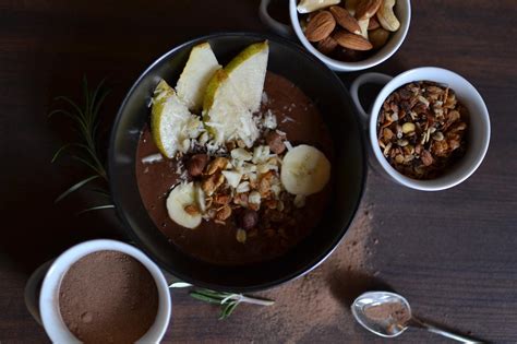 Recette Un Smoothie Bowl Chocolat Et Poire Pour Bien Commencer La Journ E With Images Food