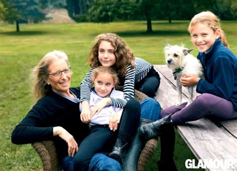 Annie Leibovitz And Her Daughters Annie Leibovitz Photography Annie