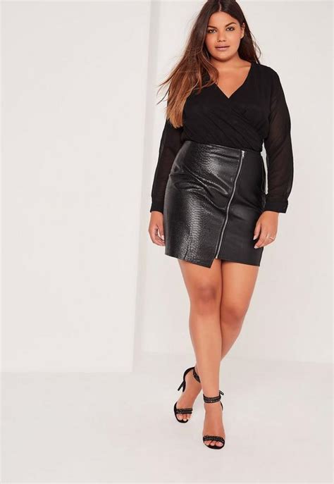 Plus Size Zip Detail Faux Leather Mini Skirt Black