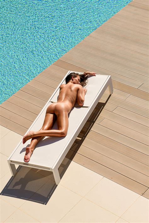 Laura Muller Nude Playboy Curvy Erotic