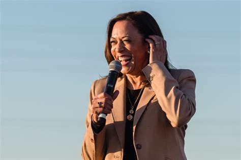Kamala Harris Becomes First Black Woman South Asian Elected Vp Chicago Sun Times