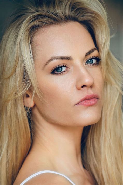 Ingiríðr) is a slave serving queen gunnhild and king bjorn in kattegat, and later becomes bjorn's second wife. Ver online Vikingos 6x3 Fantasmas, dioses y perros ...