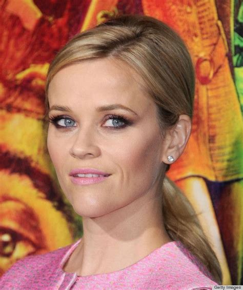 Reese Witherspoon S Smokey Eye Makeup Renders Us Speechless Hair Beauty Beautiful Hair Color