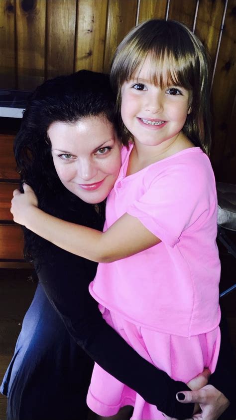 Does Pauley Perrette Have A Child Classified Mom