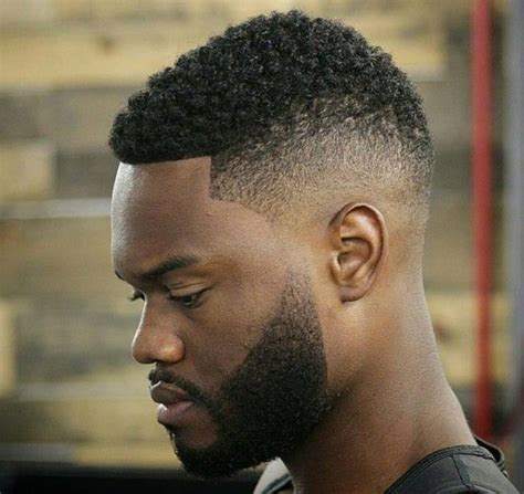 Photos de coiffures d'hommes noirs 17 coupes courte femme noire. 15 coiffures pour cheveux courts | Cheveux courts homme ...