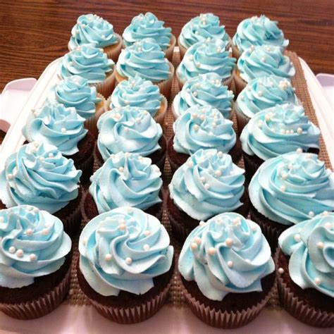 Easy Tiffany Themed Cupcakes Blue Buttercream Frosting Piped With A 1m