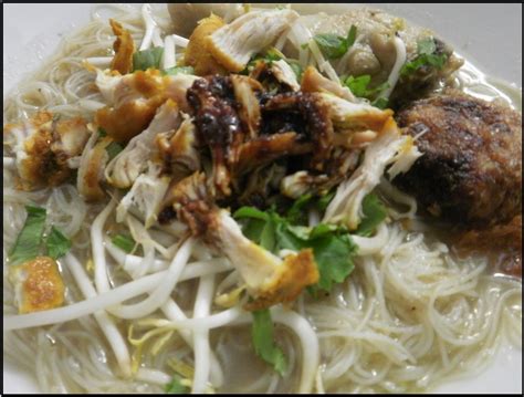 Rendam bihun di air sampai lunak. NAZA CAKES HOUSE: Resipi Soto ayam Johor