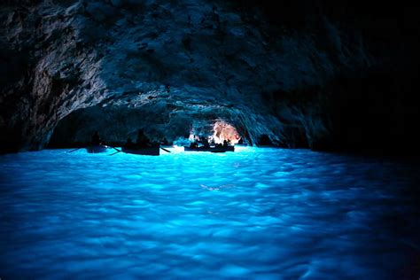 Bewitchingly Beautiful Blue Grotto On The Isle Of Capri 32 Pics