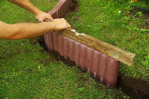 Rattan gartenmöbel befinden sich in der popularität gewachsen, während mehr fuer uns je nach gut entworfenen patiomöbeln forschen. So verschönern Sie mit Palisadensteinen Ihren Garten