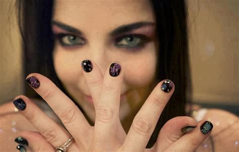 Amy Lee Of Evanescence And Her Cool Nails Evanescence Amy Lee Amy