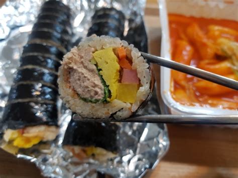 #마녀김밥여의도점 에서 #마녀김밥 #교리김밥 #묵은지김밥 #마녀떡볶이 사와서 먹었습니다. 방배동 마녀김밥 소개