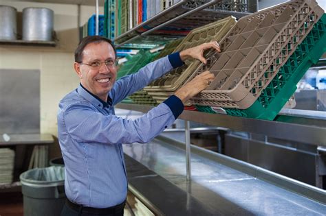 Carlos wizard martins, que se tornou conhecido como fundador de uma rede de escolas de inglês que leva seu apelido, é suspeito de ser um dos organizadores do gabinete das sombras que. Carlos Wizard Martins - Creating Emerging Markets ...
