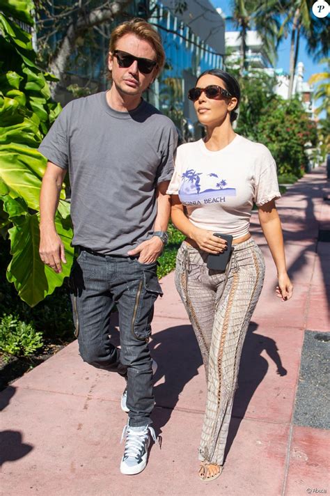 Kim Kardashian Et Jonathan Cheban Le 3 Décembre 2019 à Miami Purepeople