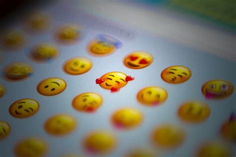 9 Face Emojis To Help Express Yourself Urbanmatter
