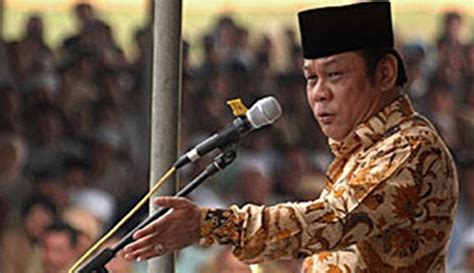 Nostalgia Kh Zainudin MZ, Tokoh Islam Indonesia yang Ceramahnya Abadi di Generasi 90-an - Boombastis