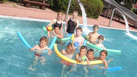 23 Kinder Absolvieren Schwimm Kursus Im Rahdener Freibad Rahden