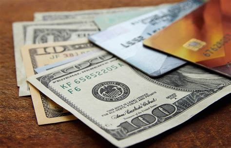 Cash Vs Credit Cards Which Do Americans Use Most Experian