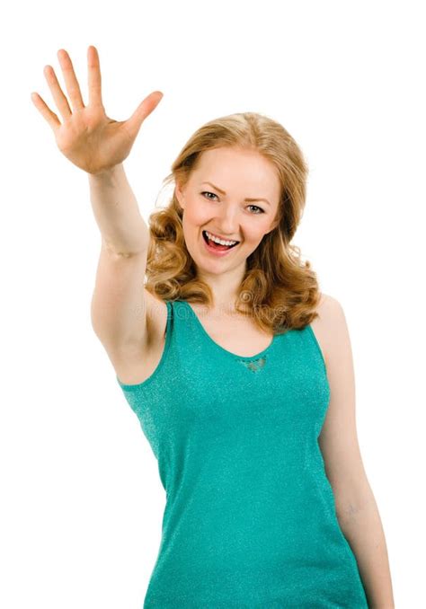 retrato da mulher de sorriso feliz que mostra cinco dedos imagem de stock imagem de mostra