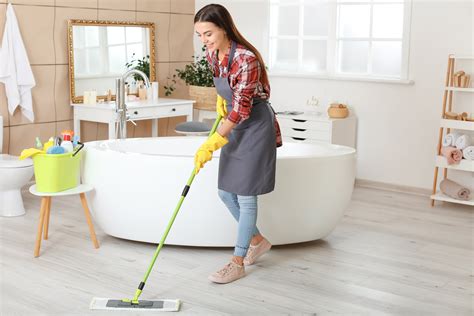 How To Deep Clean Your Bathroom In 12 Steps Euro Maids