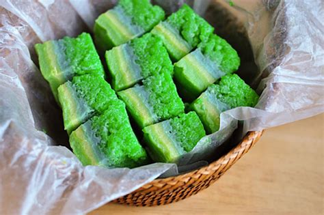 A Sweet Taste From Thailand Pandan Rice Cakes Rice Cake Recipes