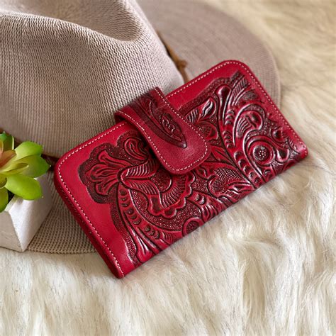 Artisan Sustainable Leather Wallets For Women Embossed Leather Purse