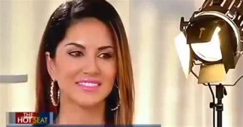 Sunny Leone Ex Porn Star Shuts Down Indian Journalist Who Wont Stop Asking If She Regrets
