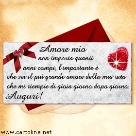 Auguri di compleanno con amore e una frase romantica. Biglietto di compleanno per il partner
