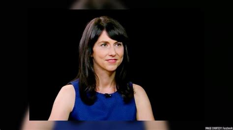 Mackenzie Bezos Donates Half Of Her 36 Billion Fortune To Charity Wealthy People Rich People