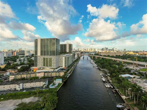 Miami River Florida Usa Facing East With Beautiful Sky Stock Image