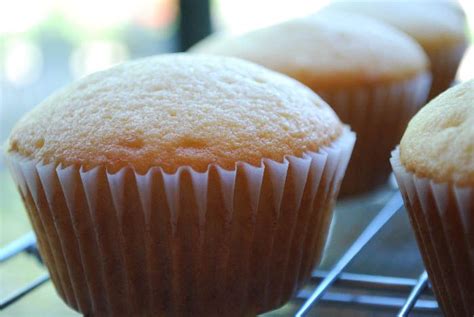 Vanilla Cupcakes Cupcake Recipes Diet Cake Angel Food Cake Mix Recipes