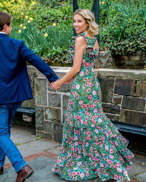 For the wedding we attended in philadelphia, it was going to be hot, the dress code wasn't formal, and i wanted a dress that would make my husband. 14+ Most Classy Wedding Guest Dresses Ever | Vera ...