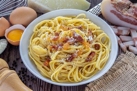 Salsa carbonara la auténtica y perfecta receta italiana de pasta