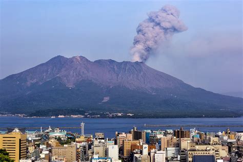 Top 10 Most Dangerous Volcanoes In The World 🔥