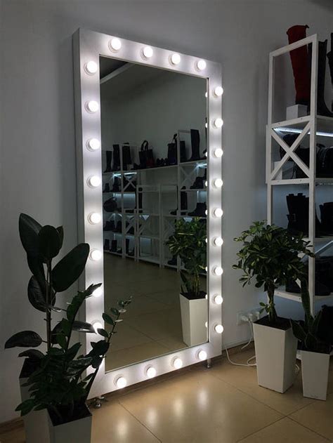 20 Big Mirrors With Lights Decoomo