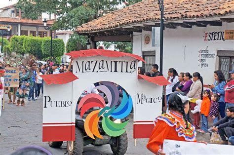 Desfile De Pueblos Màgicos En Mazamitla México Viajerosmundi