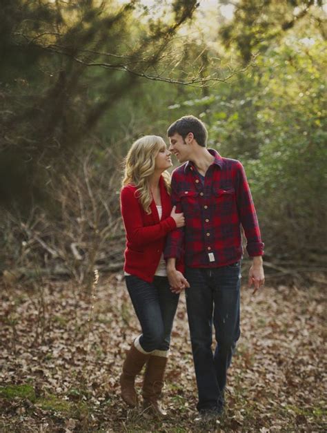 Matching Outfits For This Cute Fall Engagement Photo Session Engagement Photos Fall Fall