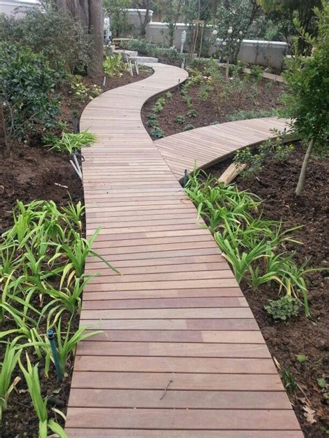 How To Build A Curved Wooden Walkway