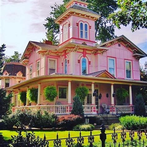 Pink Victorianarchitecture Victorian Homes Painted Lady House
